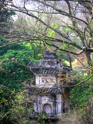 Thắng cảnh Ch&ugrave;a Trầm giữa H&agrave; Nội